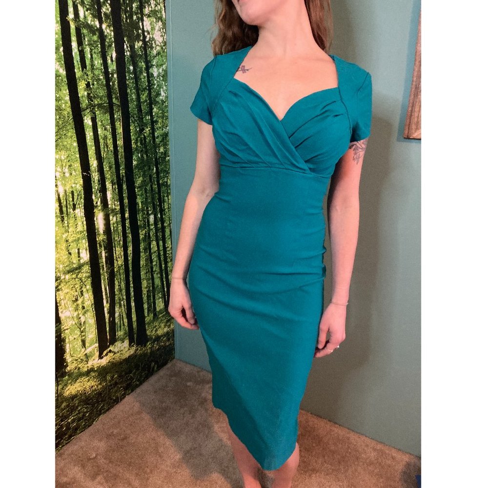 MUXXN Cap-Sleeve Mid-Length Dress